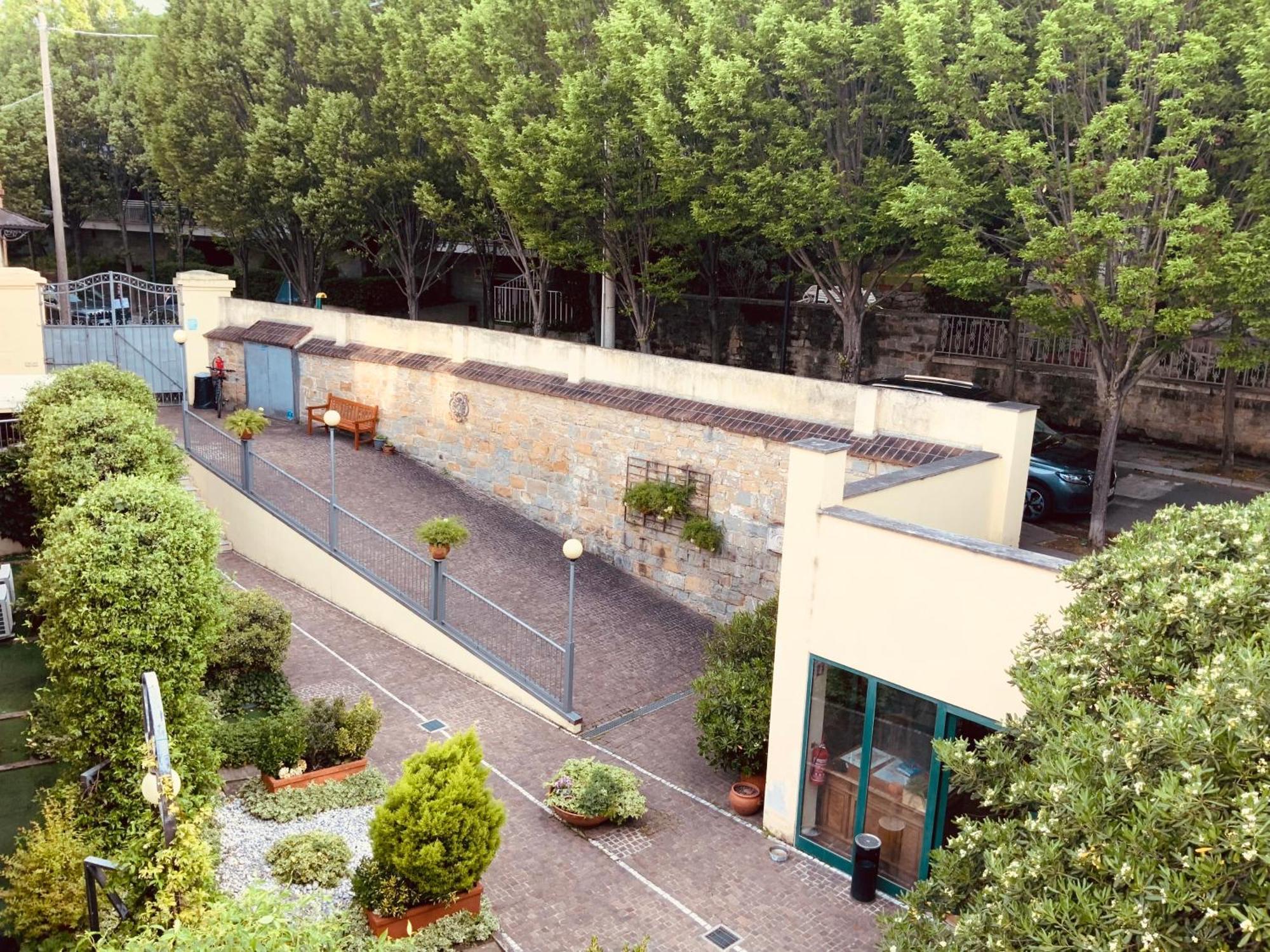 Le Residenze Dei Serravallo Trieste Ngoại thất bức ảnh