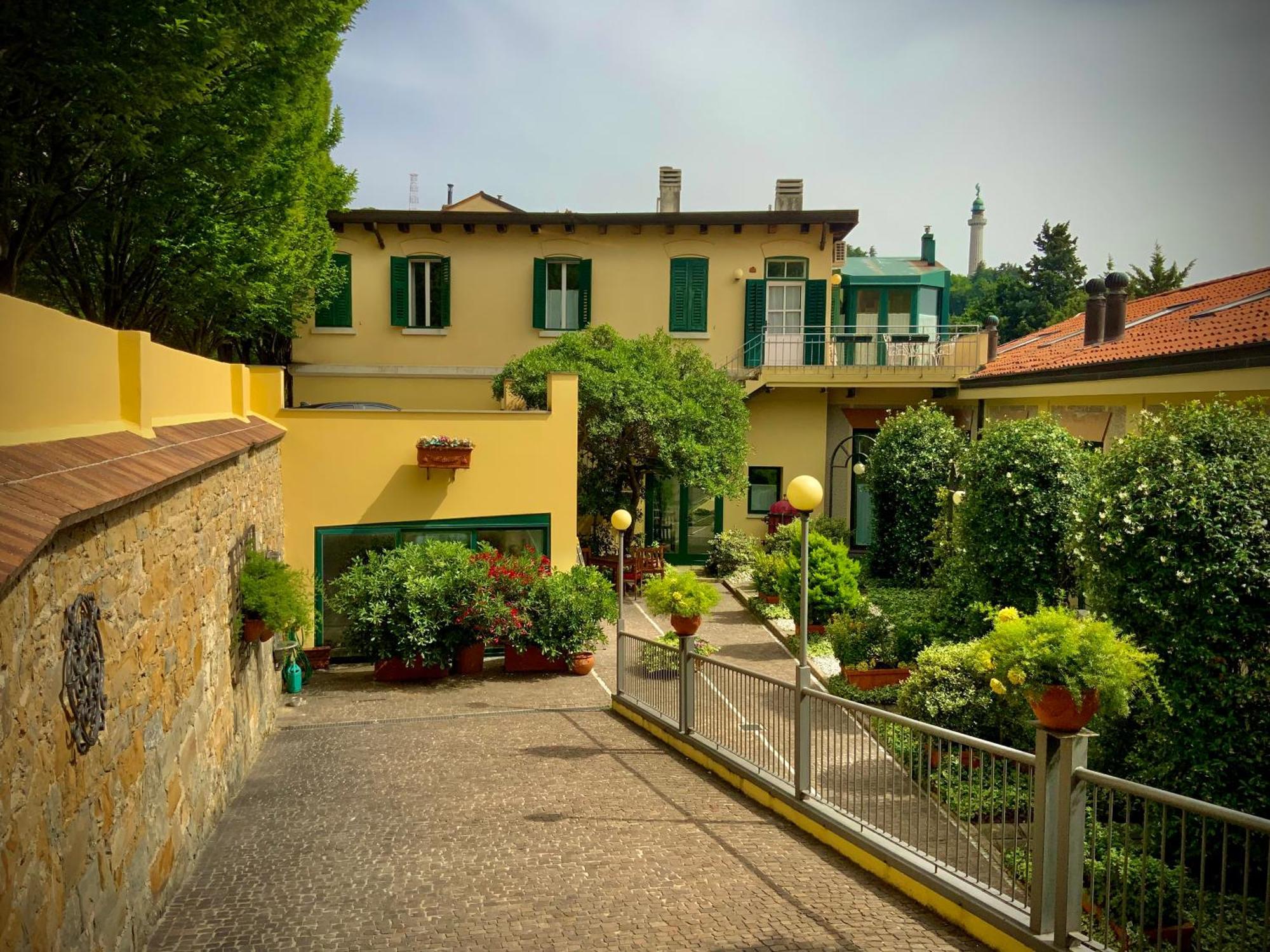 Le Residenze Dei Serravallo Trieste Ngoại thất bức ảnh